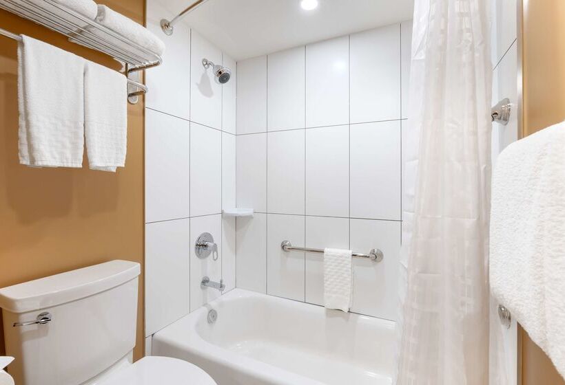 هتل Best Western Plus Emerald Isle