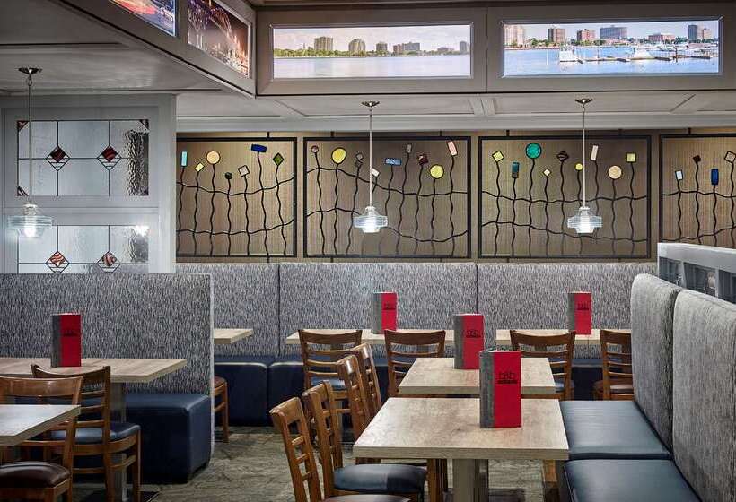 酒店 Best Western Plus Guildwood Inn