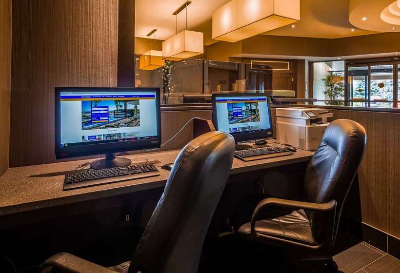 酒店 Best Western Plus Guildwood Inn