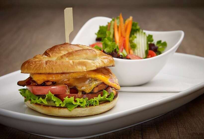 酒店 Best Western Plus Guildwood Inn