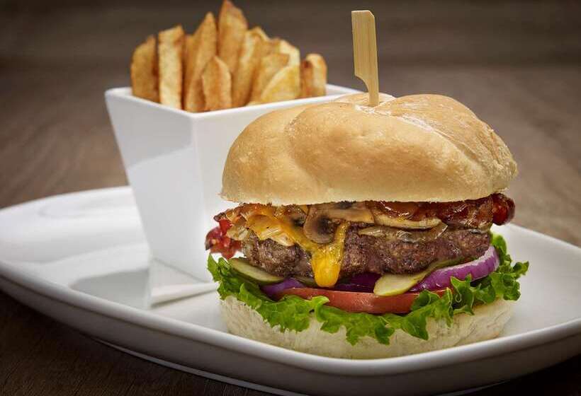 酒店 Best Western Plus Guildwood Inn