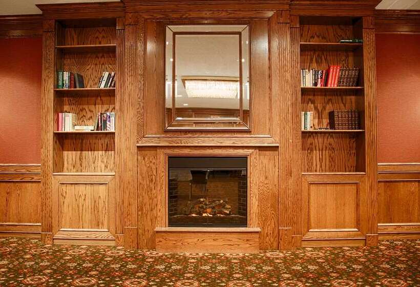 هتل Best Western Plus Guildwood Inn