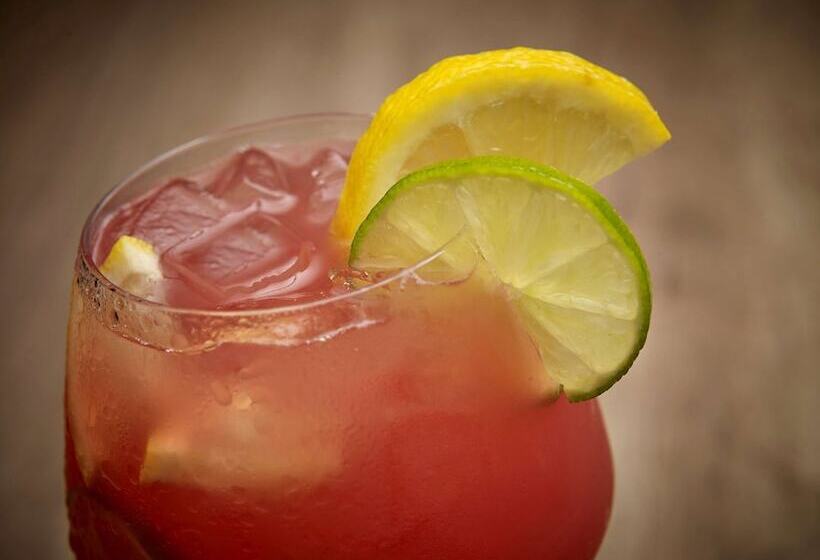 酒店 Best Western Plus Guildwood Inn