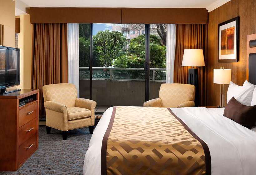 ホテル Best Western Plus Inner Harbour