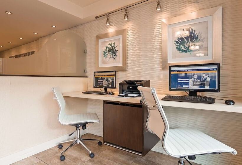 ホテル Best Western Plus Inner Harbour