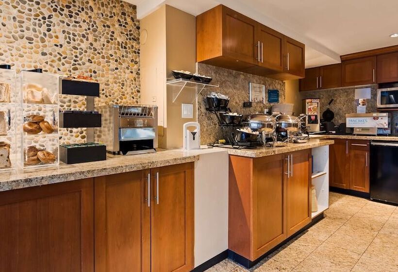 ホテル Best Western Plus Inner Harbour