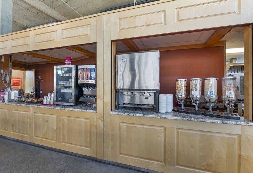 Best Western Plus Kelowna Hotel & Suites