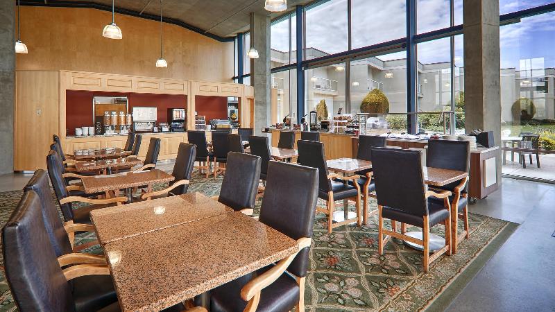 Best Western Plus Kelowna Hotel & Suites