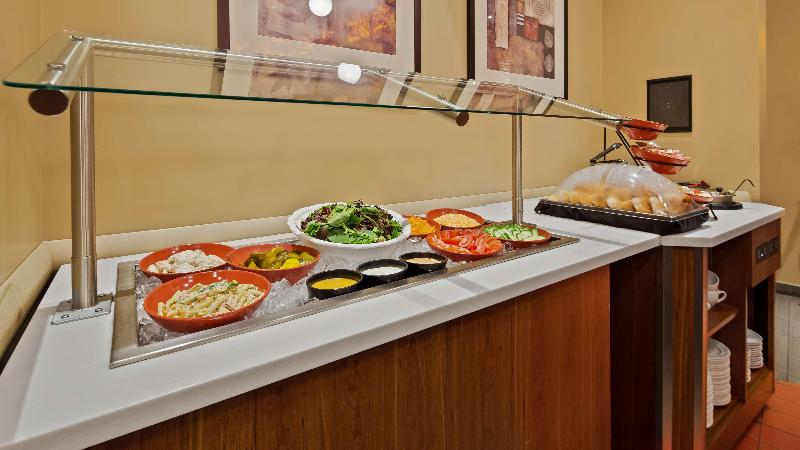 هتل Best Western Plus Lamplighter Inn & Conference Centre