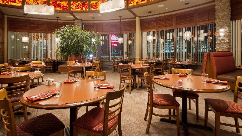 هتل Best Western Plus Lamplighter Inn & Conference Centre