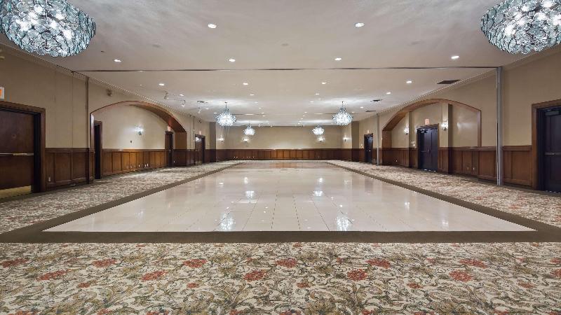هتل Best Western Plus Lamplighter Inn & Conference Centre