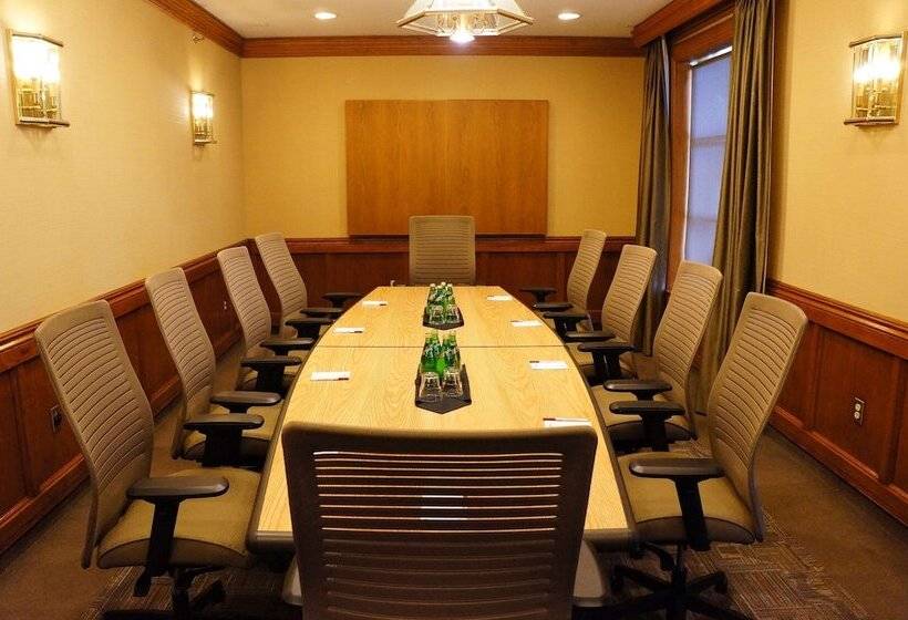 فندق Best Western Plus Lamplighter Inn & Conference Centre