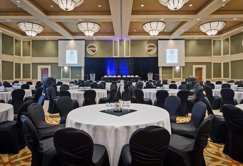 هتل Best Western Plus Lamplighter Inn & Conference Centre