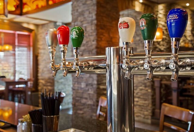 فندق Best Western Plus Lamplighter Inn & Conference Centre