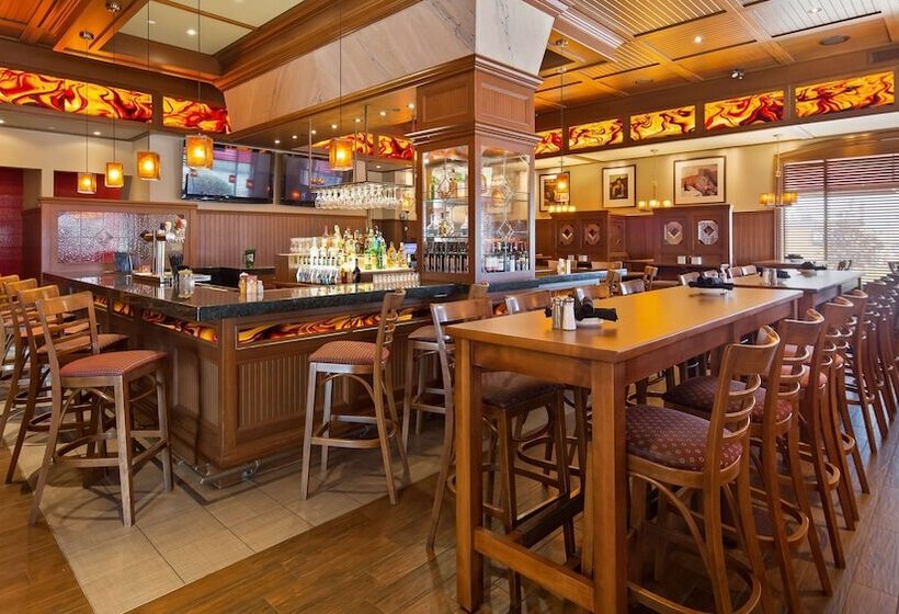 فندق Best Western Plus Lamplighter Inn & Conference Centre