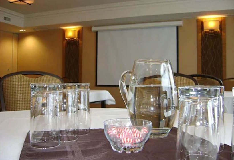 هتل Best Western Plus Langley Inn