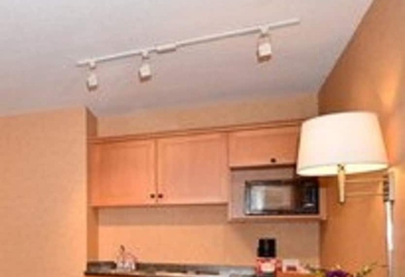 هتل Best Western Plus Langley Inn