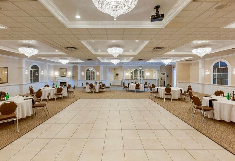 فندق Best Western Plus Mariposa Inn & Conference Centre