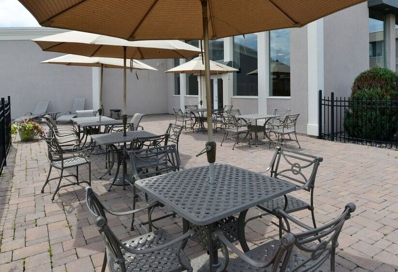 فندق Best Western Plus Mariposa Inn & Conference Centre