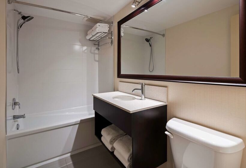 Best Western Plus Montreal Downtown  Hotel Europa