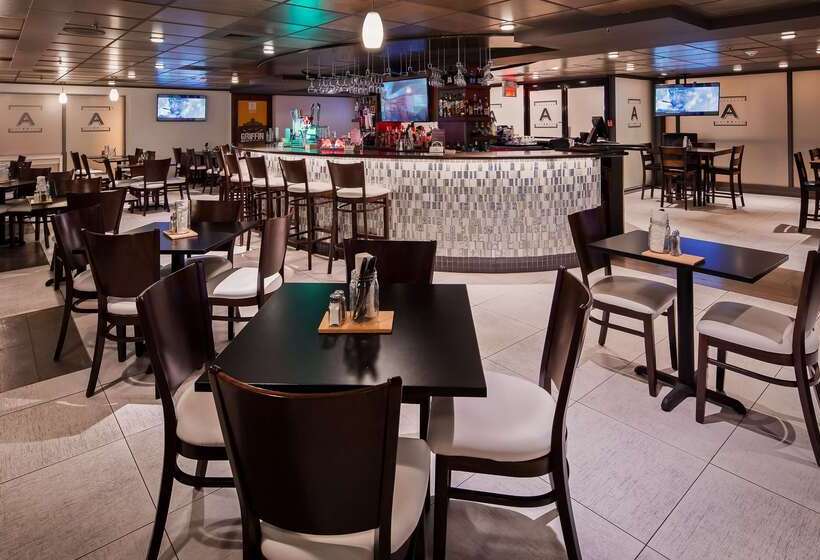 Best Western Plus Montreal Downtown  Hotel Europa