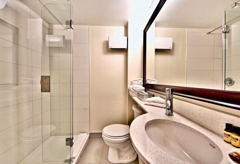 Best Western Plus Montreal Downtown  Hotel Europa