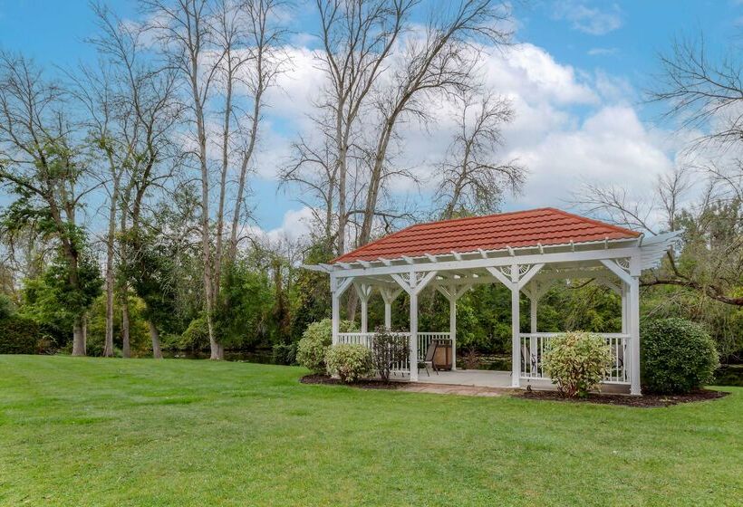 فندق Best Western Plus Otonabee Inn