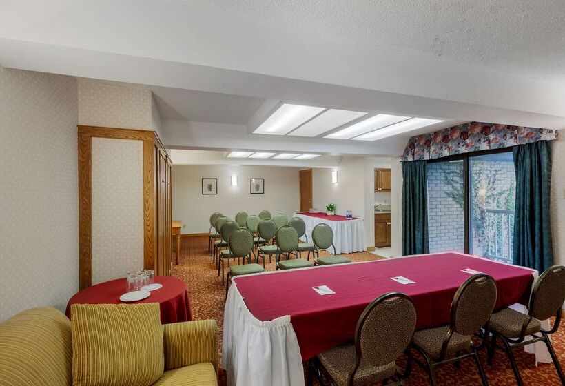 فندق Best Western Plus Otonabee Inn