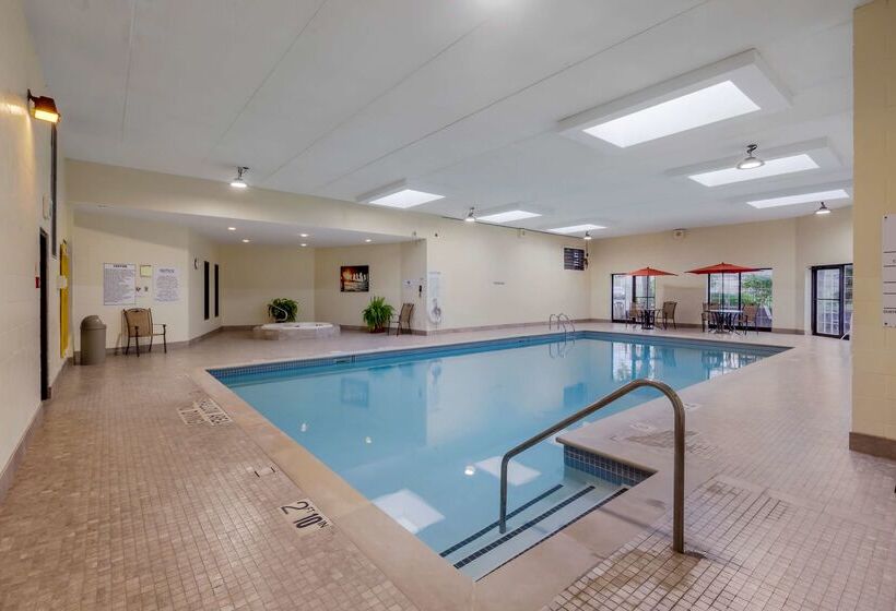 فندق Best Western Plus Otonabee Inn