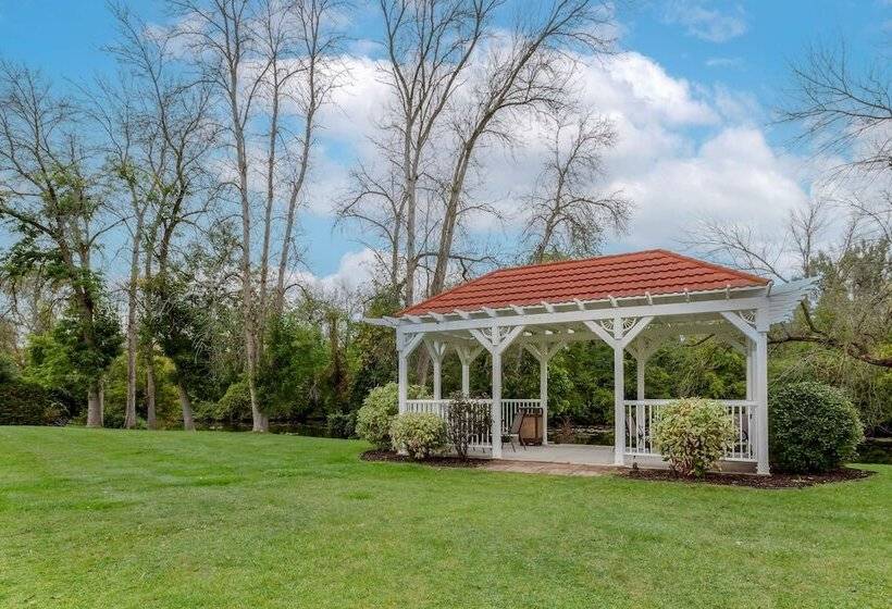 فندق Best Western Plus Otonabee Inn