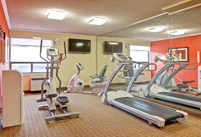 Best Western Plus Toronto North York Hotel & Suites