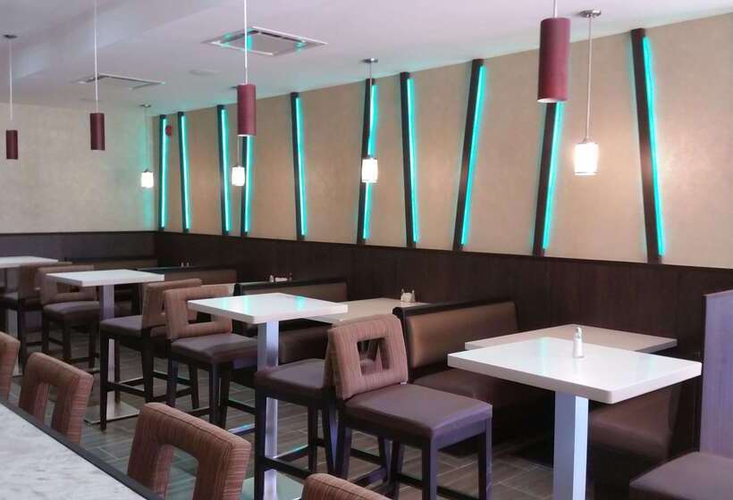 Best Western Plus Toronto North York Hotel & Suites