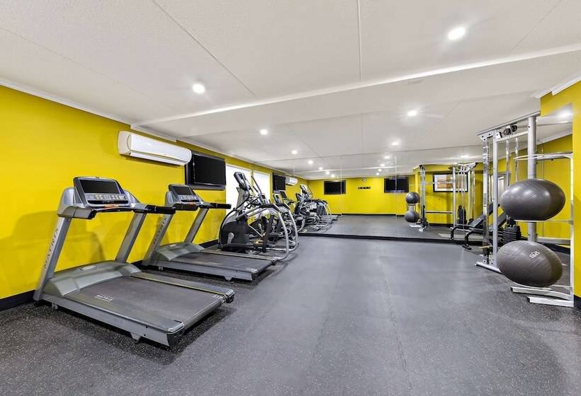 Best Western Plus Toronto North York Hotel & Suites