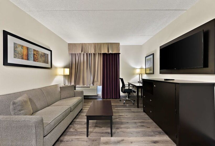 Best Western Plus Toronto North York Hotel & Suites