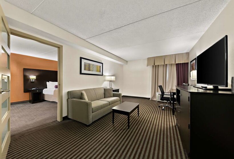 Best Western Plus Toronto North York Hotel & Suites