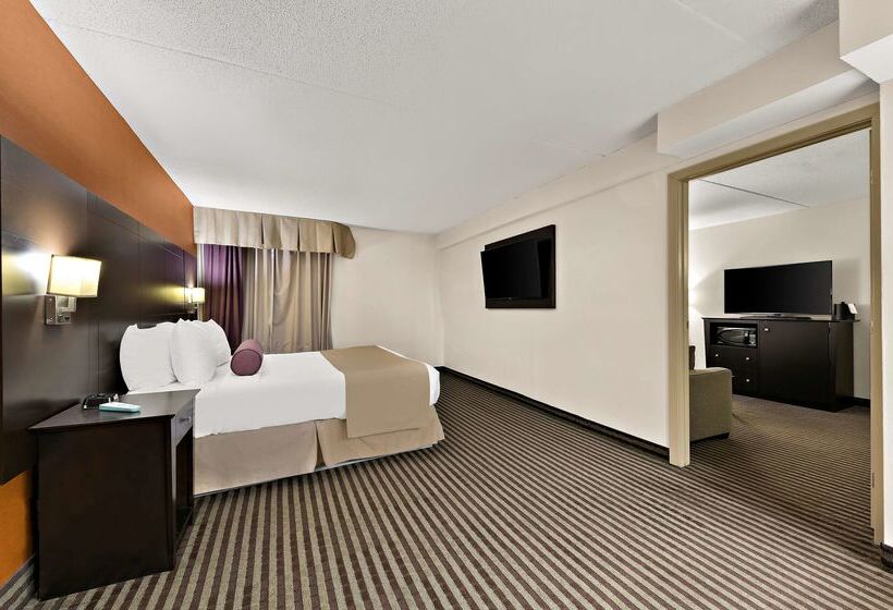 Best Western Plus Toronto North York Hotel & Suites