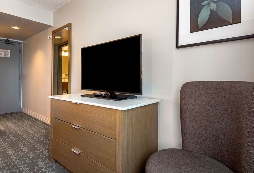 Отель Best Western Plus Vancouver Airport