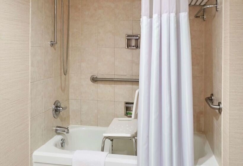 Отель Best Western Plus Waterfront