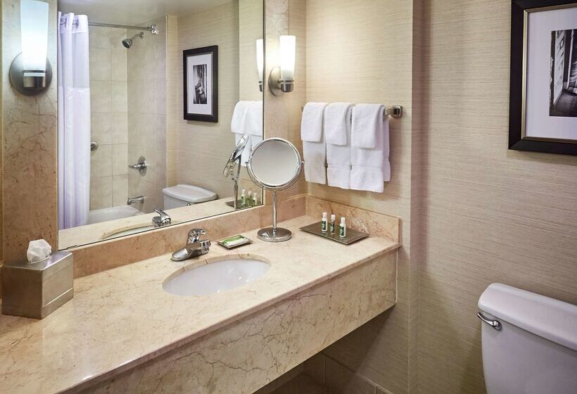 Отель Best Western Plus Waterfront