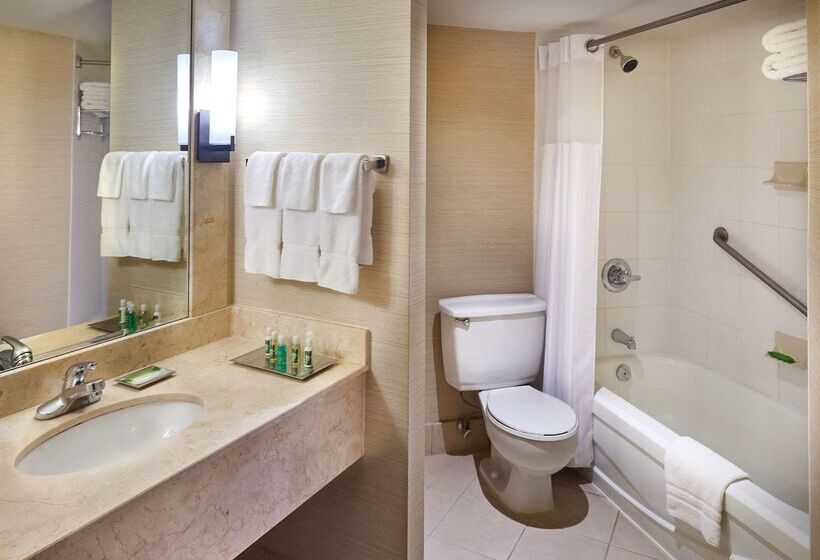 Отель Best Western Plus Waterfront