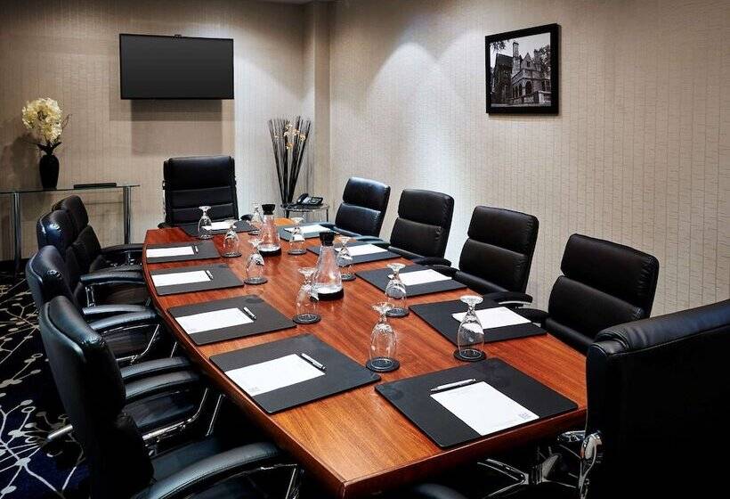 Отель Best Western Plus Waterfront