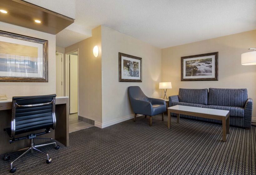 Best Western Premier Chateau Granville Hotel & Suites & Conference Centre