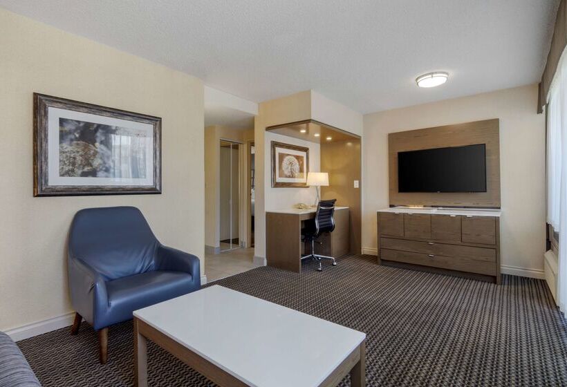 Best Western Premier Chateau Granville Hotel & Suites & Conference Centre