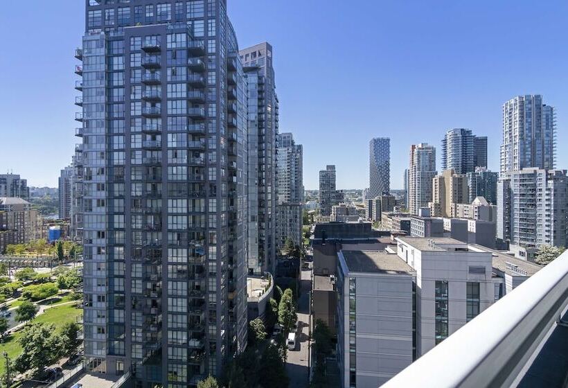 Best Western Premier Chateau Granville Hotel & Suites & Conference Centre