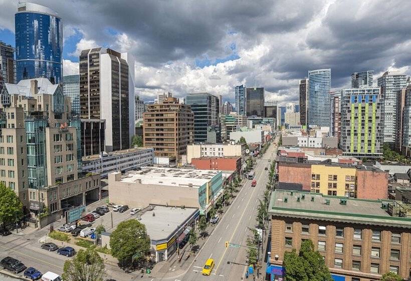 Best Western Premier Chateau Granville Hotel & Suites & Conference Centre