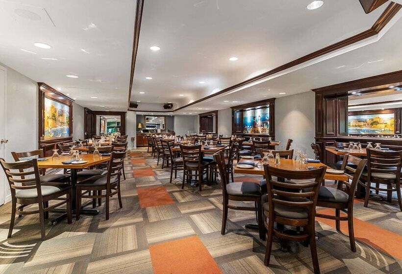 Best Western Ville Marie Hotel & Suites