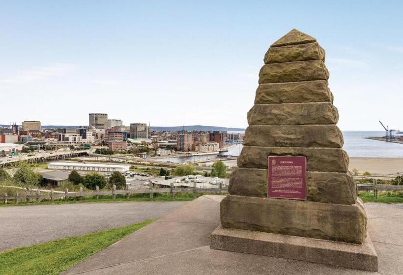هتل Crowne Plaza Saint John Harbour View, An Ihg