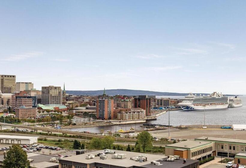 호텔 Crowne Plaza Saint John Harbour View, An Ihg