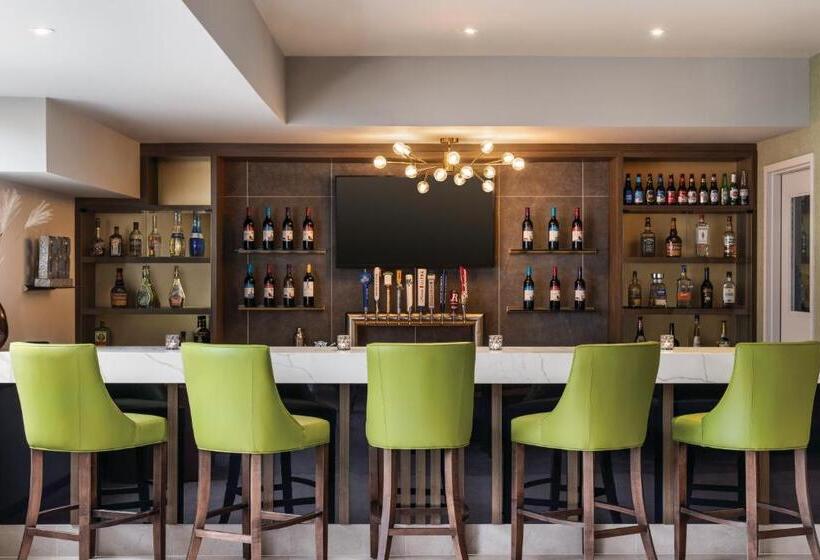 호텔 Crowne Plaza Saint John Harbour View, An Ihg