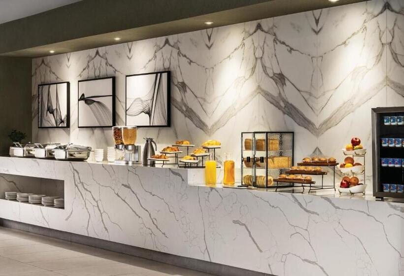 호텔 Crowne Plaza Saint John Harbour View, An Ihg